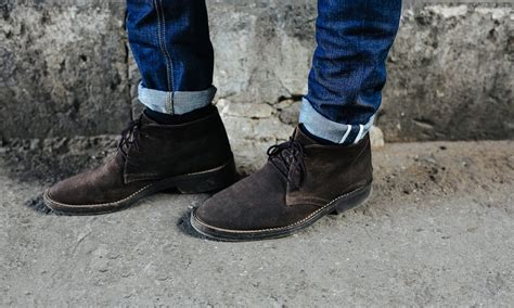 men's casual shoes with jeans.